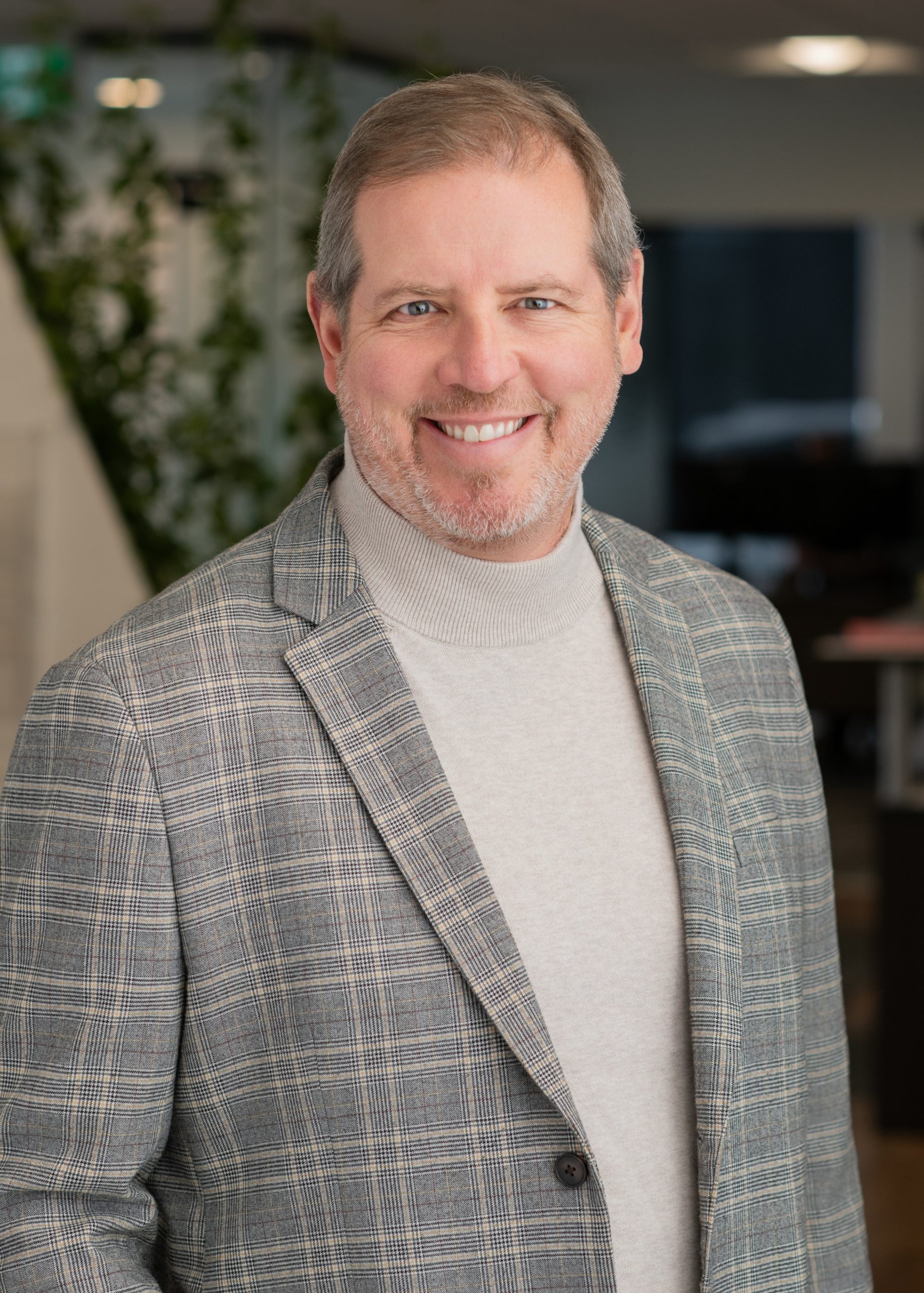 Bobby Bélanger, Associé